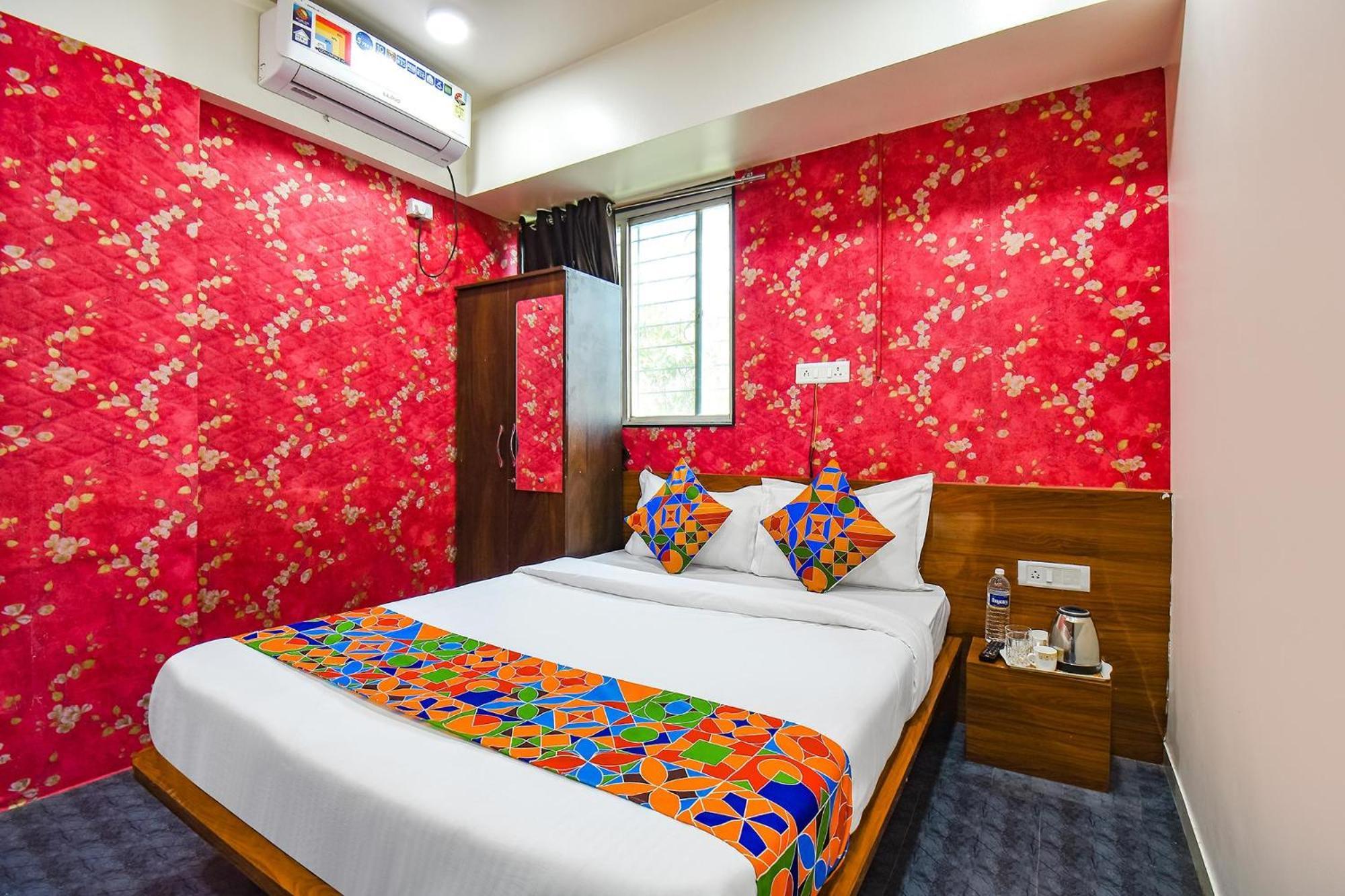 Fabhotel Skylight Studio Rooms - Nr Mcf Camp Pune Exterior photo