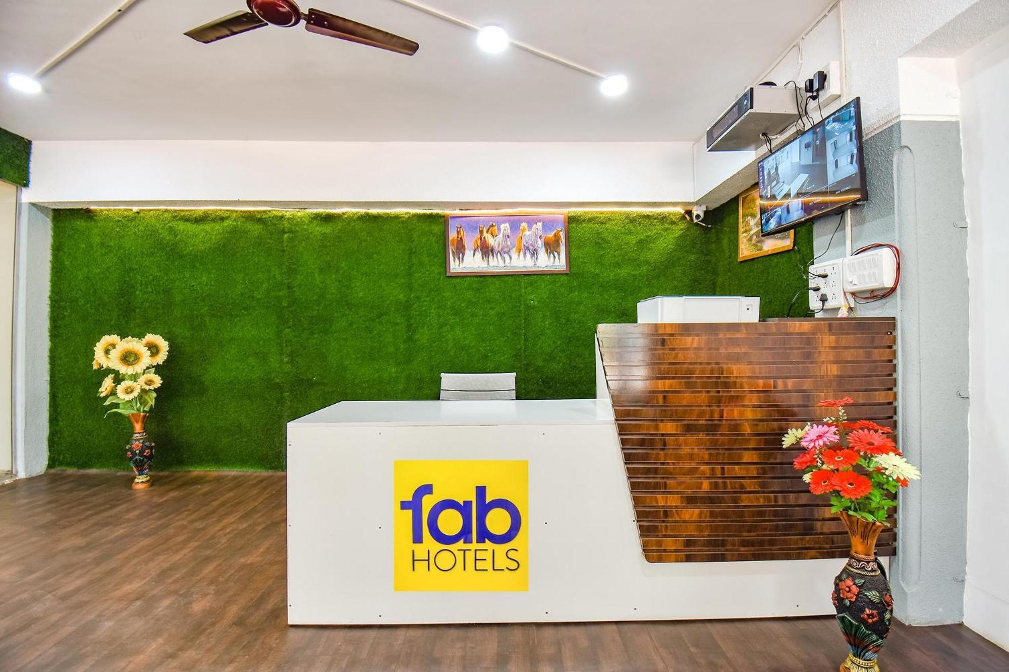 Fabhotel Skylight Studio Rooms - Nr Mcf Camp Pune Exterior photo