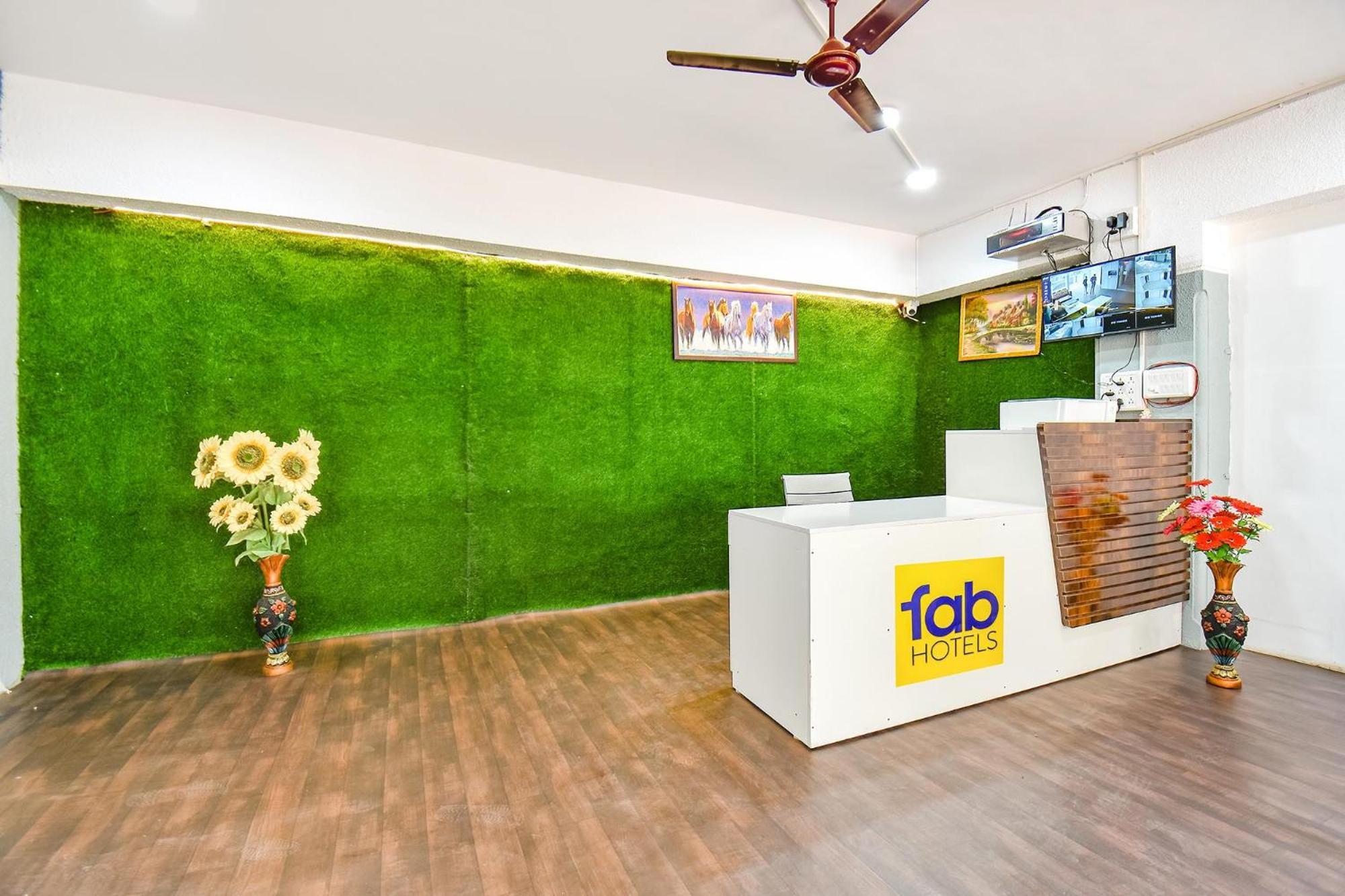 Fabhotel Skylight Studio Rooms - Nr Mcf Camp Pune Exterior photo