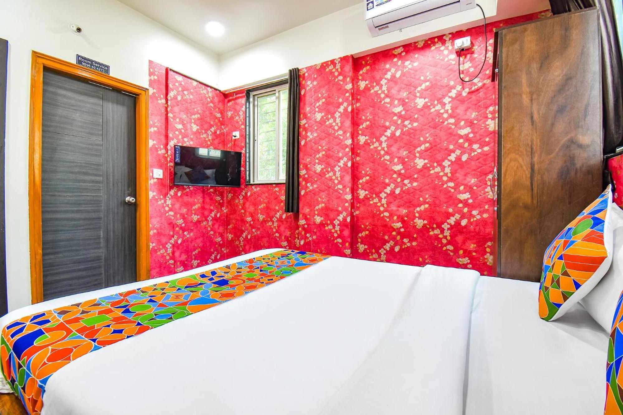 Fabhotel Skylight Studio Rooms - Nr Mcf Camp Pune Exterior photo