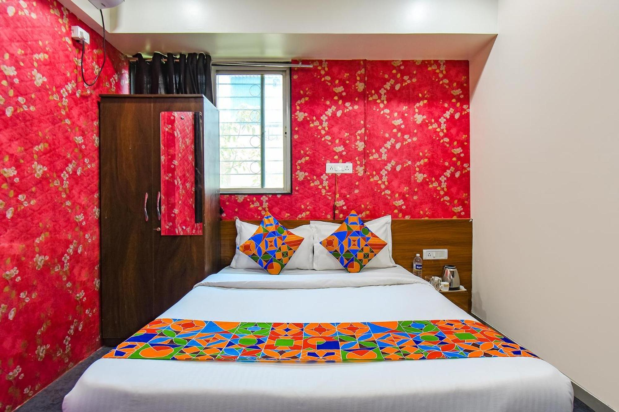 Fabhotel Skylight Studio Rooms - Nr Mcf Camp Pune Exterior photo
